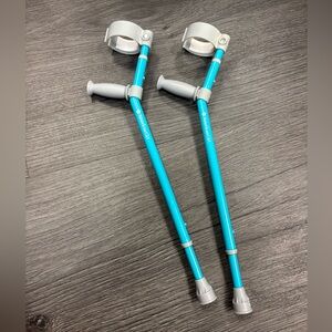 American Girl Doll Arm Crutches